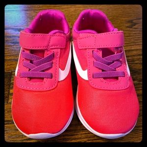 Girls sneakers